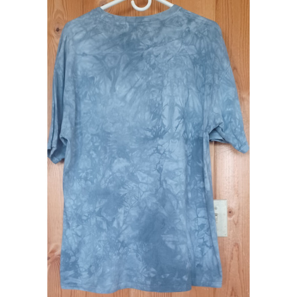 The Mountain 2013 Graphic Print Wolf T-Shirt Tie Dyed Blue Men's XL Snow Scene - Picture 3 of 5